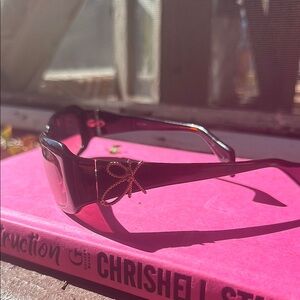 Vera Wang 🎀Stylish Bow-Accent Sunglasses